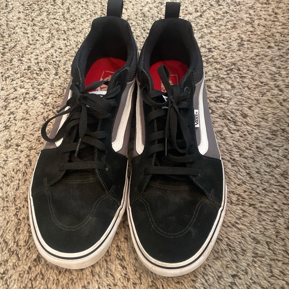 Vans Men's Black and White Sneakers